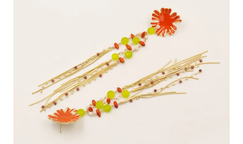 Pendientes flor esmaltada naranja con semipreciosa