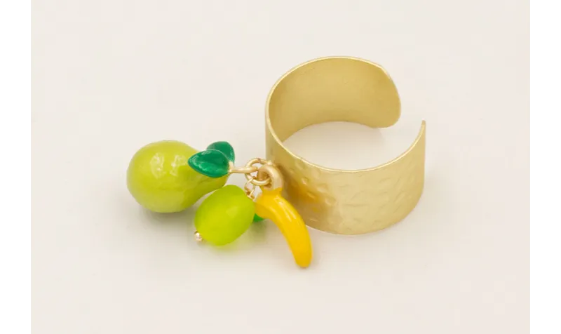 Anillo dorado mate con colgantes pera esmalte verd