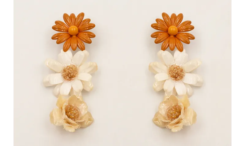 Pendientes flor grande esmaltada marrón con flor g