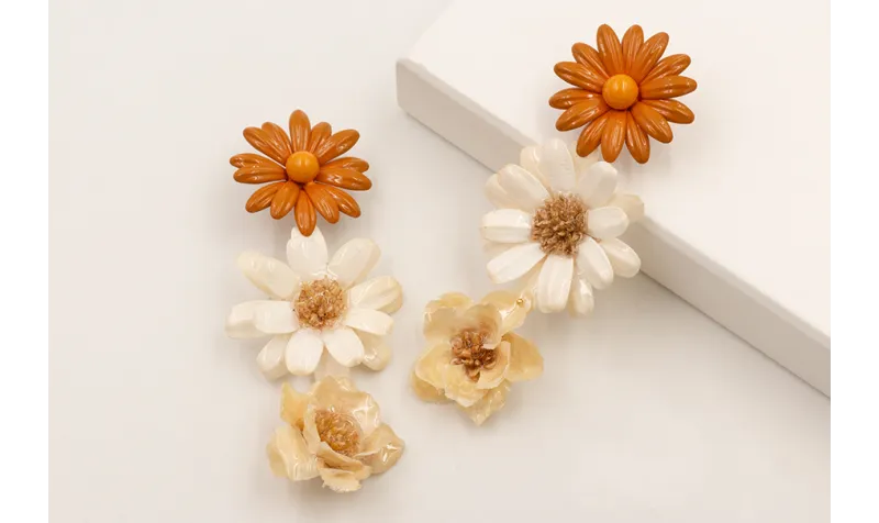 Pendientes flor grande esmaltada marrón con flor g