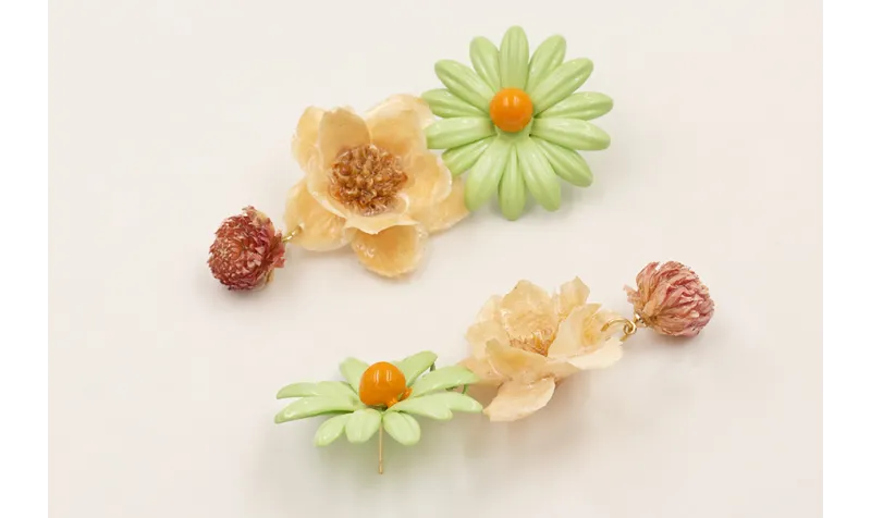 Pendientes flor grande esmaltada verde con flor na