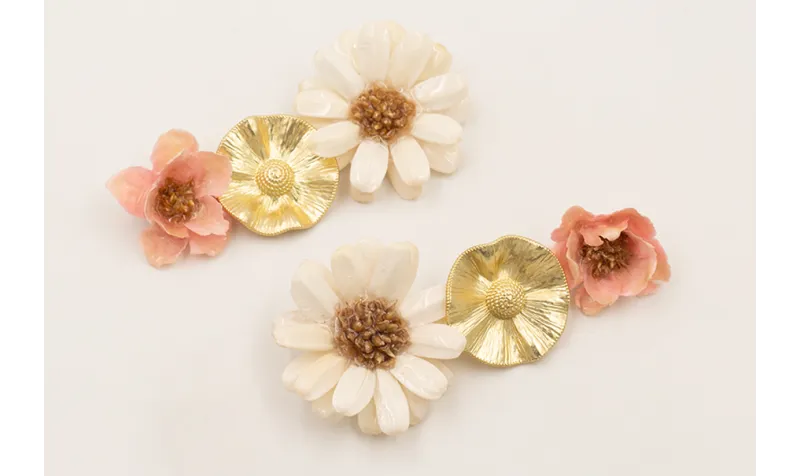 Pendientes flor natural resina grande blanca con f