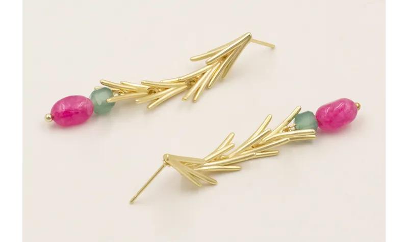 Pendientes pino dorado mate con cubo gris azulado 