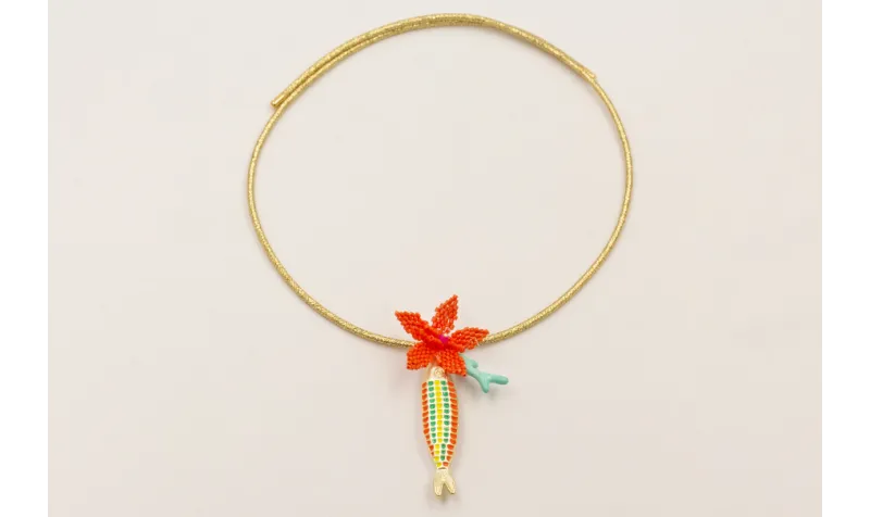 Collar cordón magnetico dorado con pez esmaltado c