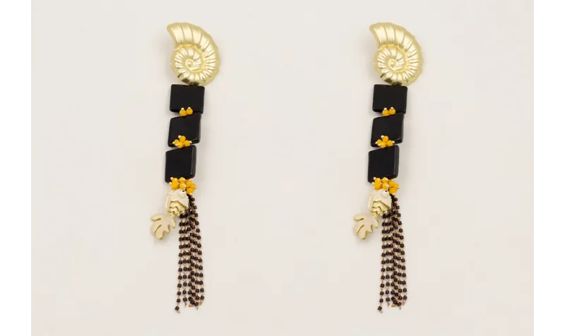 Pendientes perno caracola con cuadrados madreperla