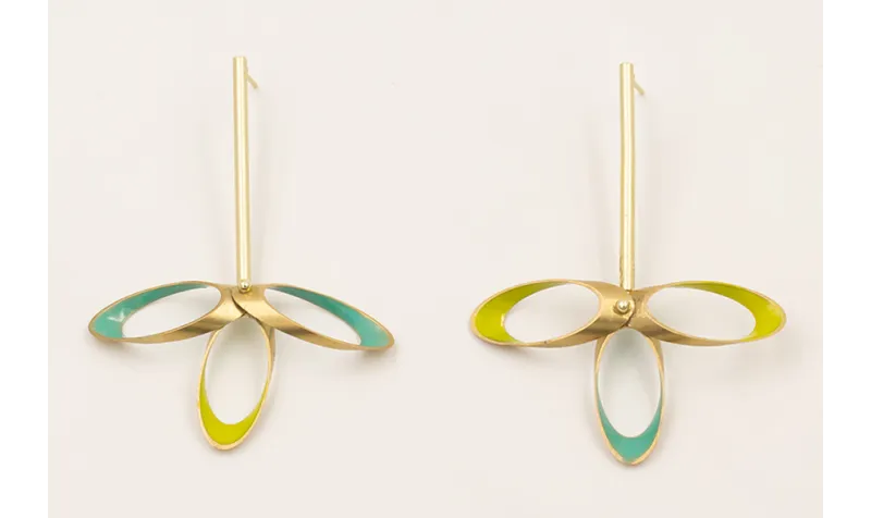 Pendientes ovalos biselados esmalte lima y turuqes