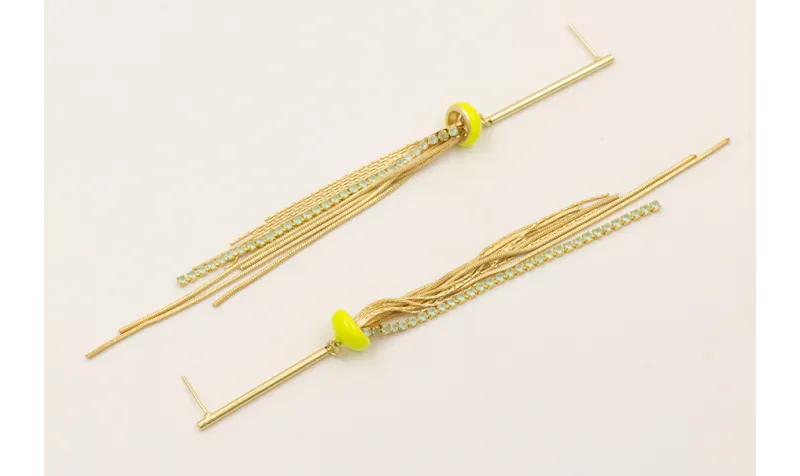 Pendientes perno listón dorado mate con medusa esm