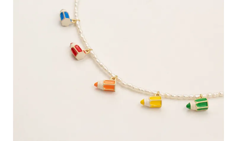 Collar perlas naturales con colgante lapices esmal